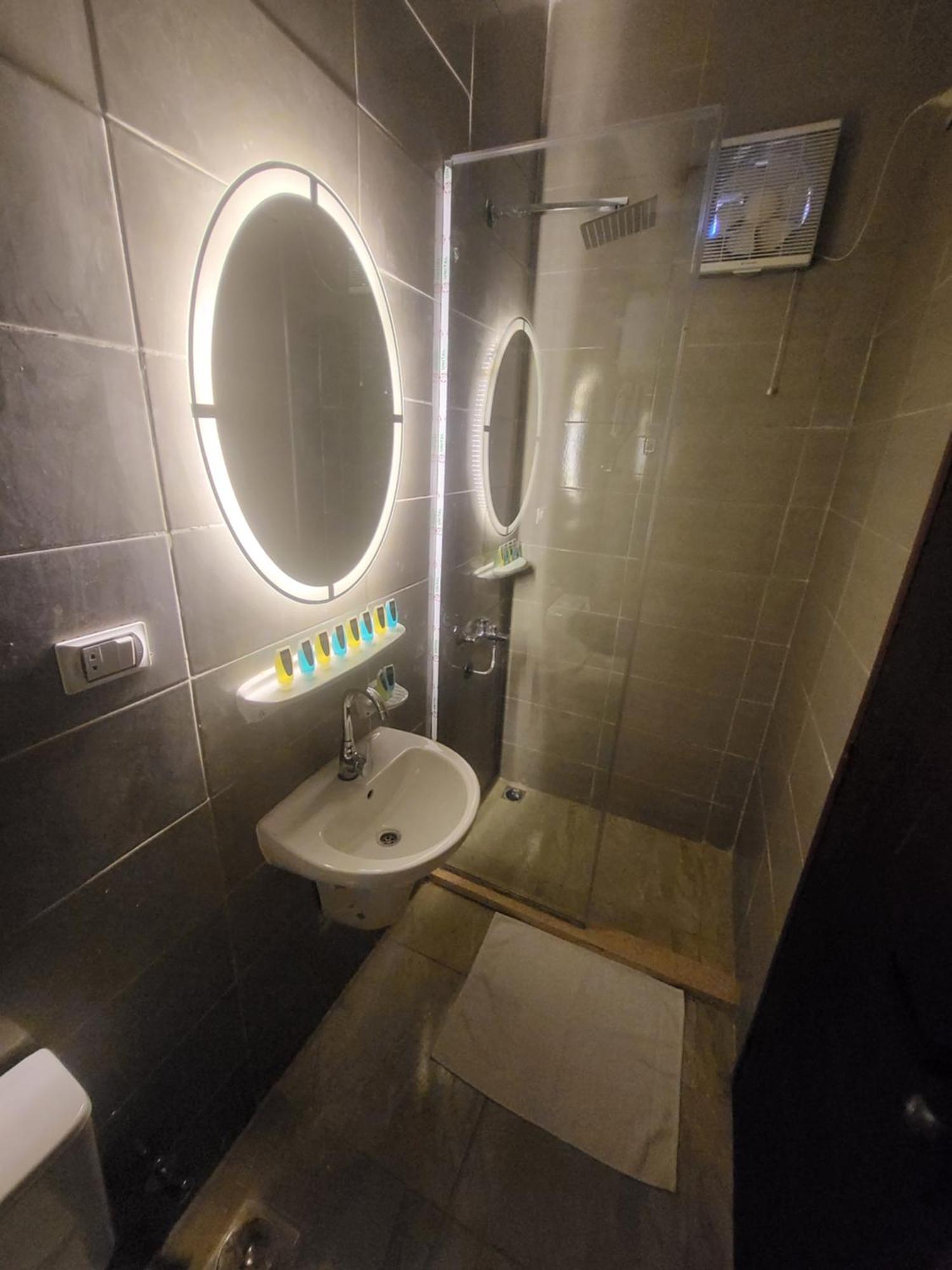 Kafret el-Gabal Global Pyramids View Inn מראה חיצוני תמונה